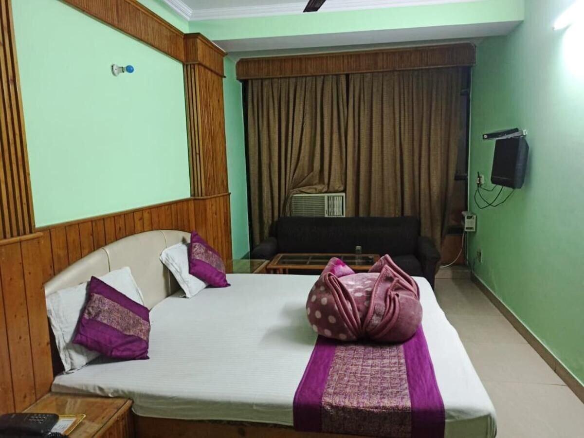 Hotel Delhi Regency Buitenkant foto